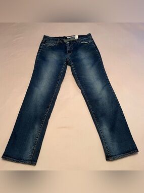 DKNY Women's Faded Dark Blue Straight Leg Jeans
